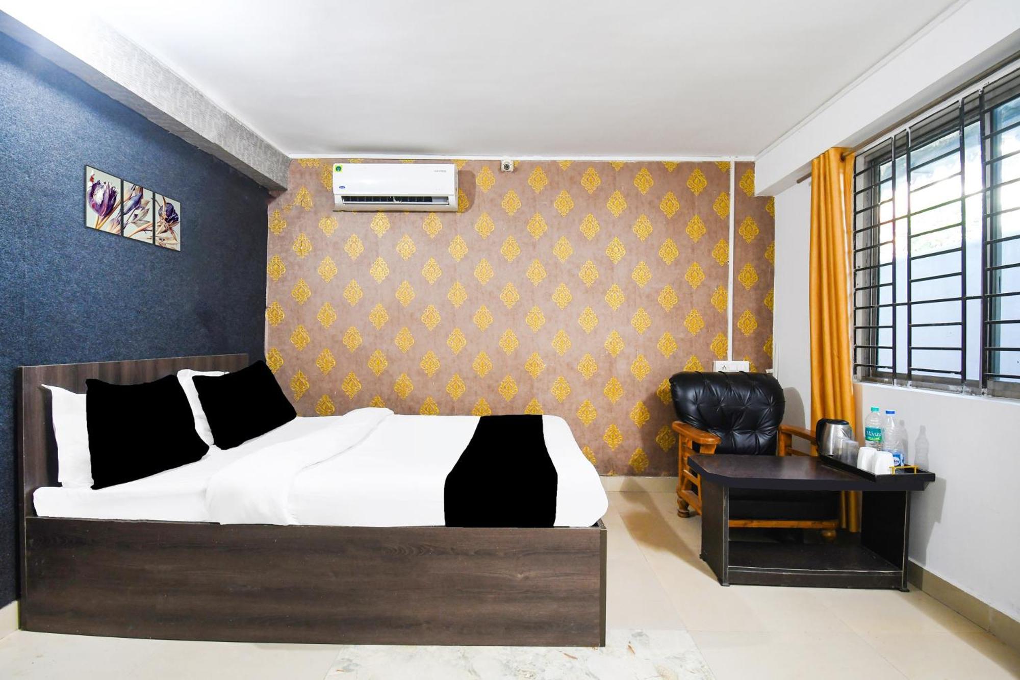 Super Hotel O Champasari Siliguri Formerly Four Fox Suits Panchanai Dış mekan fotoğraf