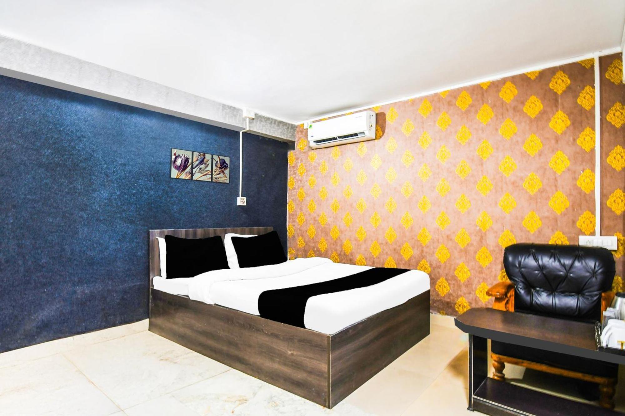 Super Hotel O Champasari Siliguri Formerly Four Fox Suits Panchanai Dış mekan fotoğraf