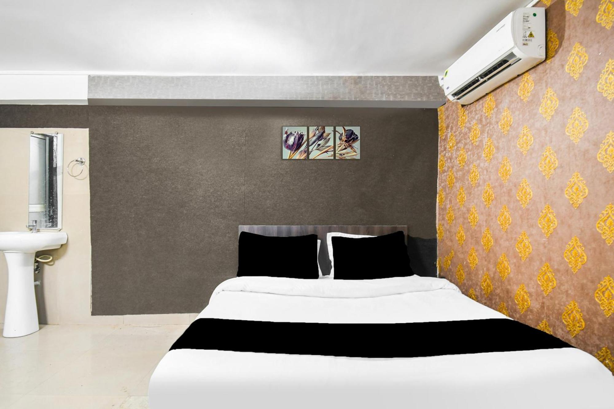 Super Hotel O Champasari Siliguri Formerly Four Fox Suits Panchanai Dış mekan fotoğraf