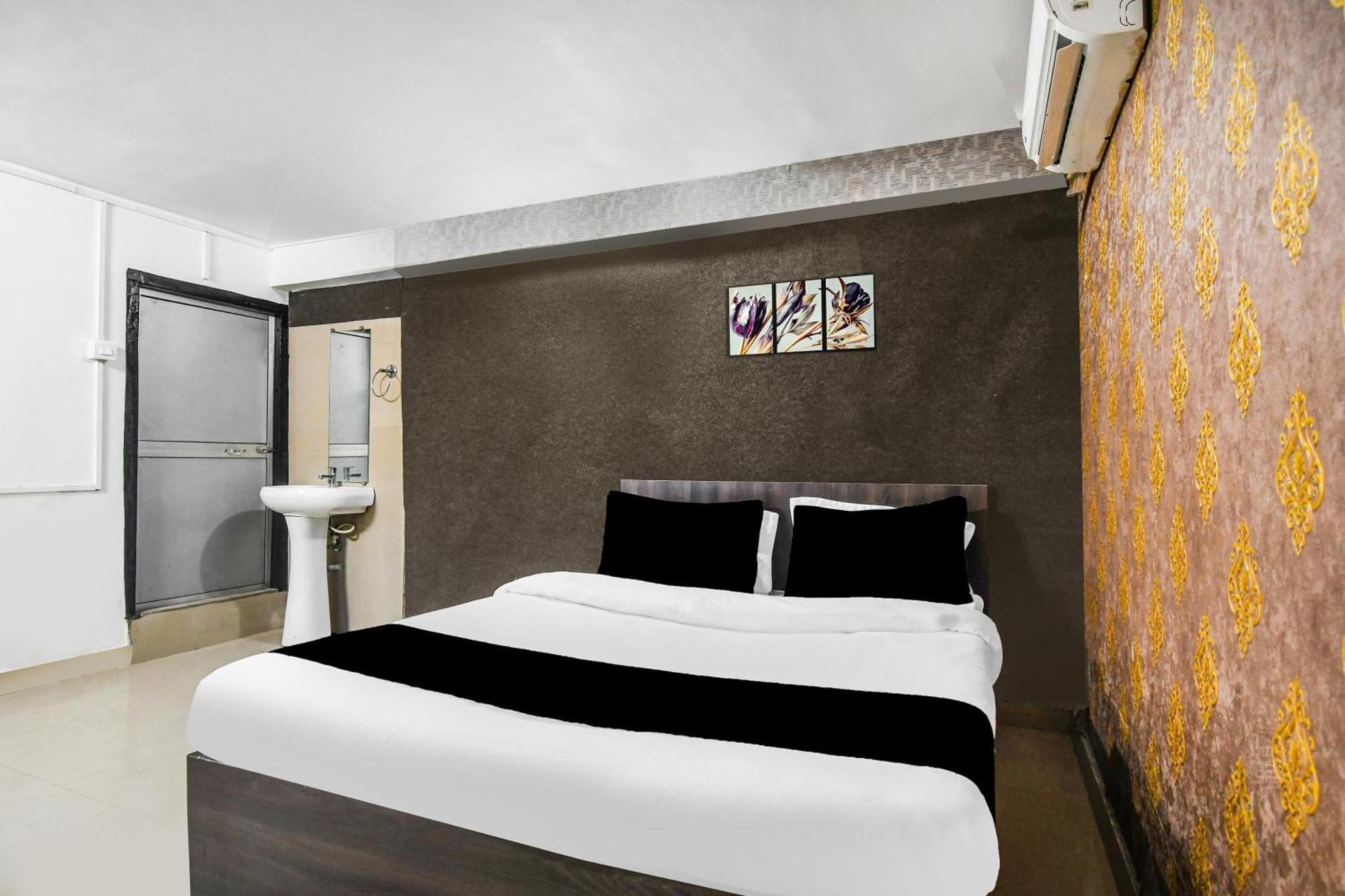 Super Hotel O Champasari Siliguri Formerly Four Fox Suits Panchanai Dış mekan fotoğraf